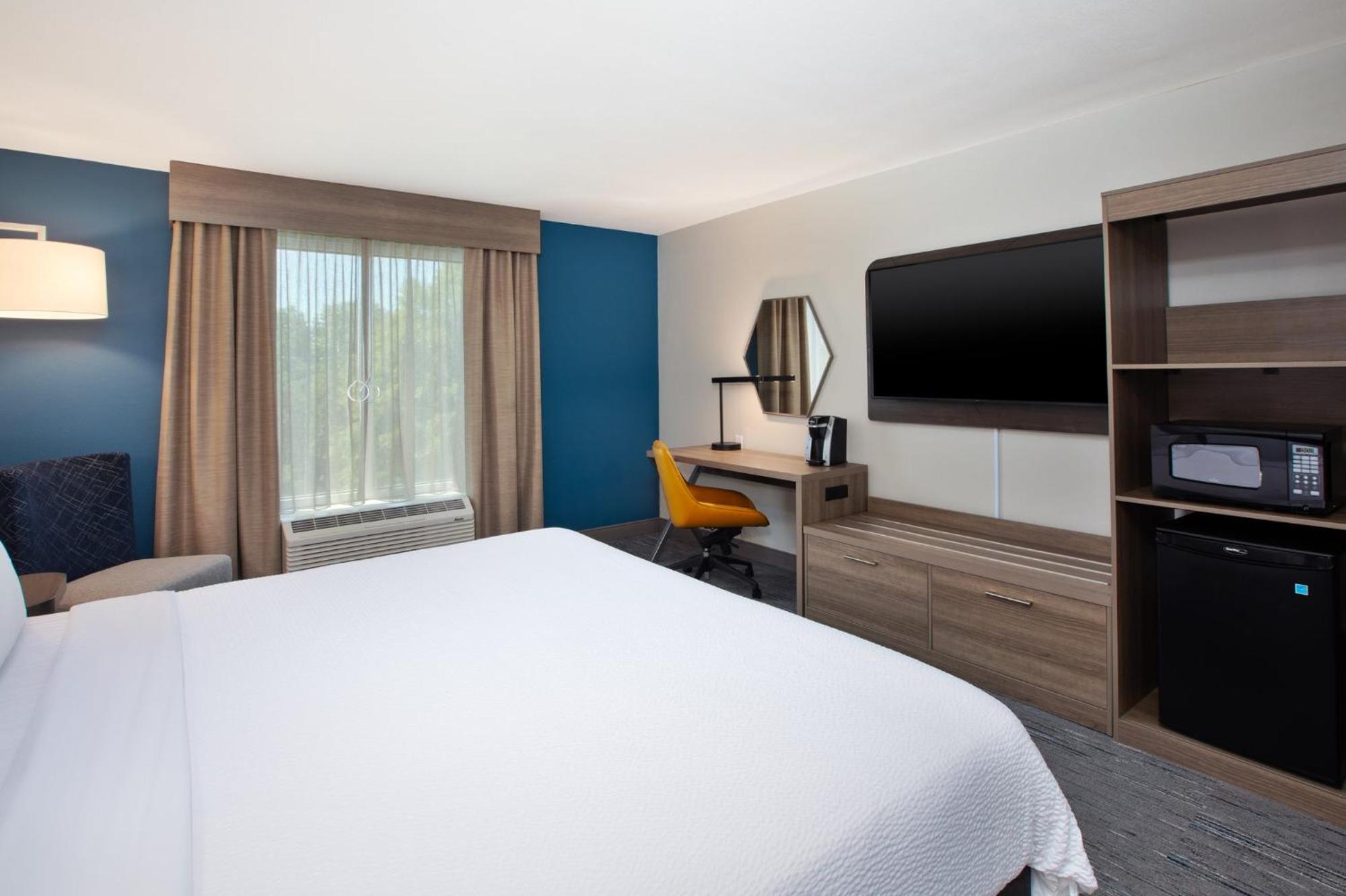 Holiday Inn Express & Suites I-26 & Us 29 At Westgate Mall By Ihg Spartanburg Exterior foto